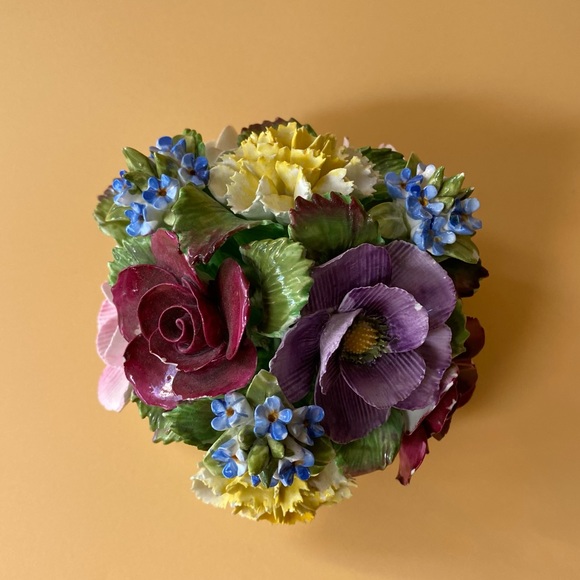 Kitschy Porcelain Floral Bouquet - Picture 3 of 8